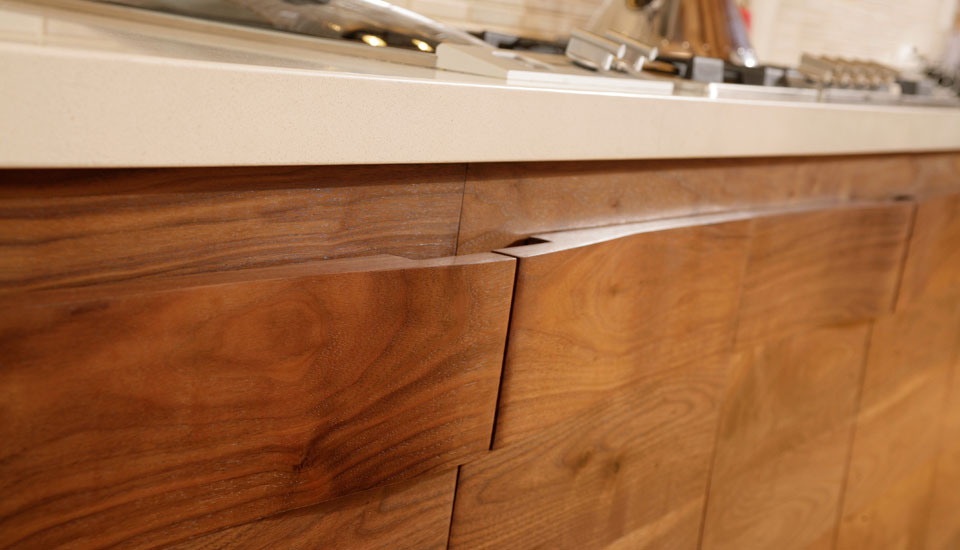 kitchenW eggshell detailhandles 0223