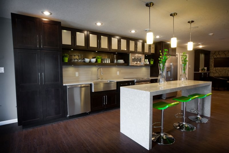 NaturalLimestone KitchenCountertop 800x533