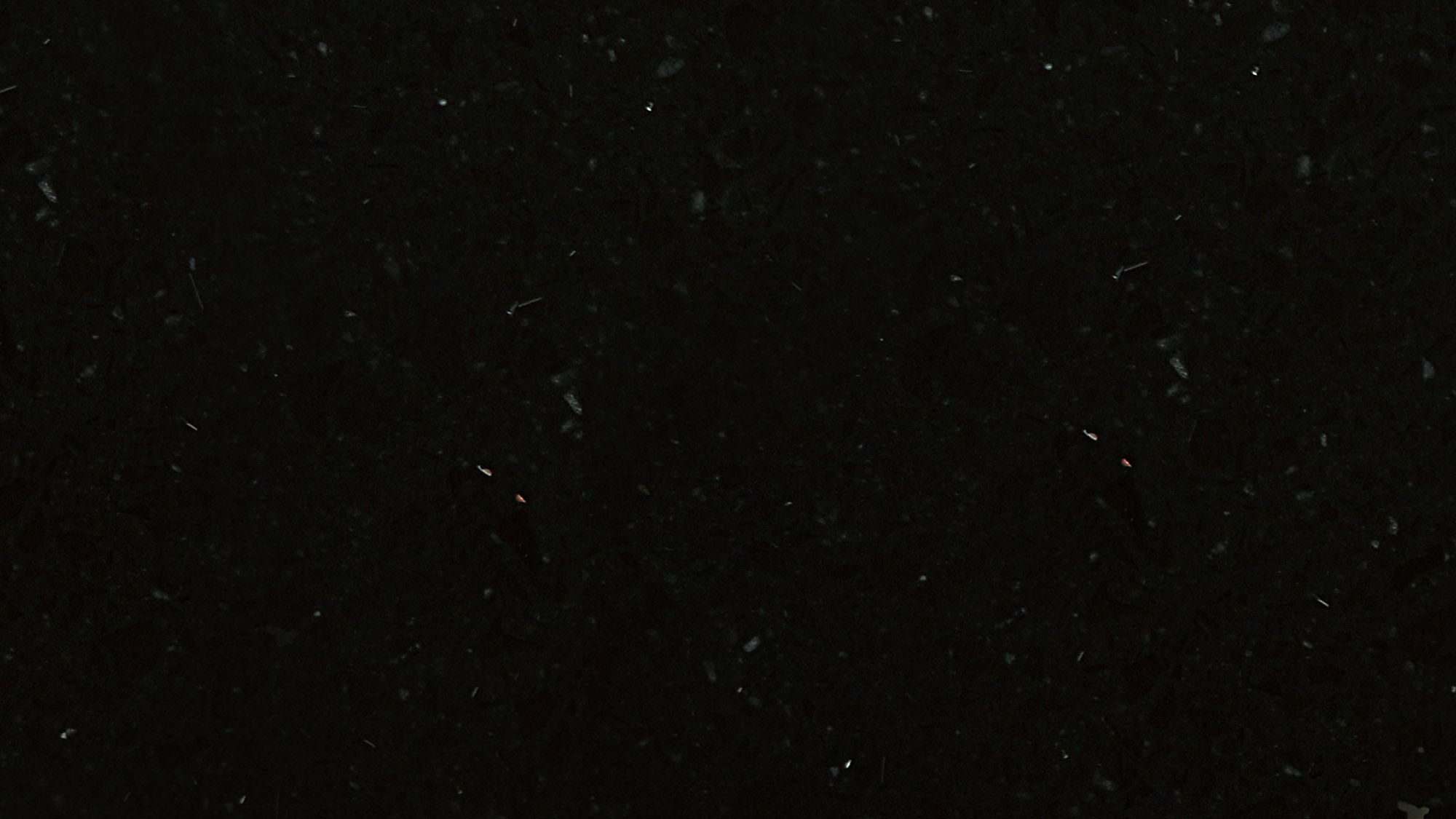 Black Mirror AQ225 CLOSEUP