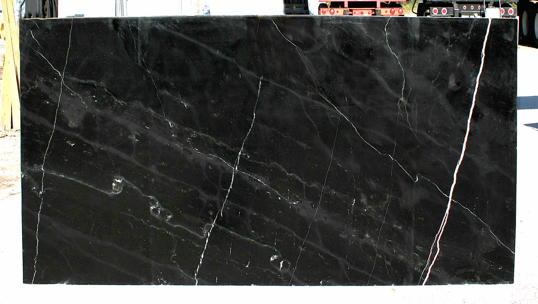 BLACK ST. LAURENT
