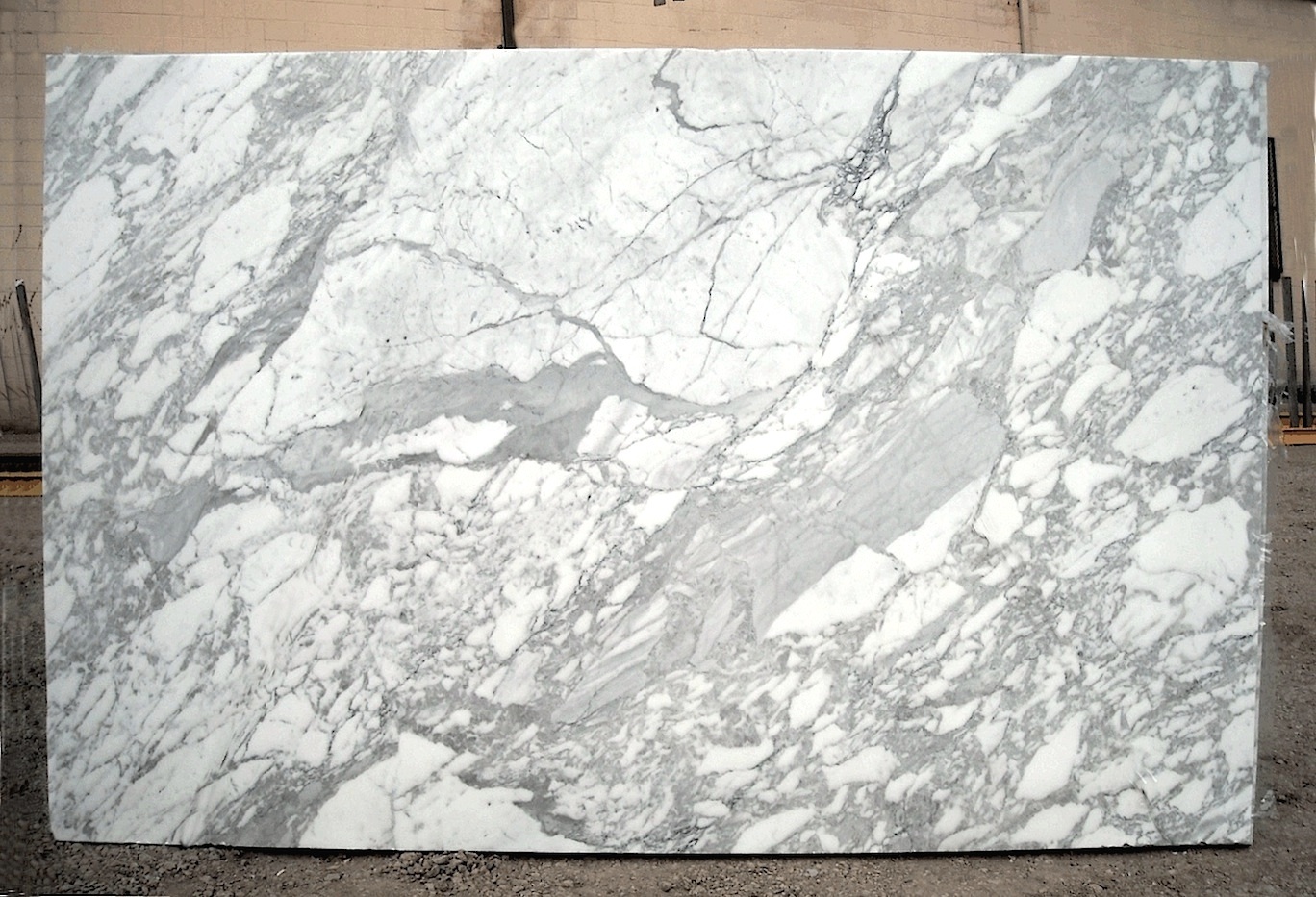 CALACATTA GOLD HONED