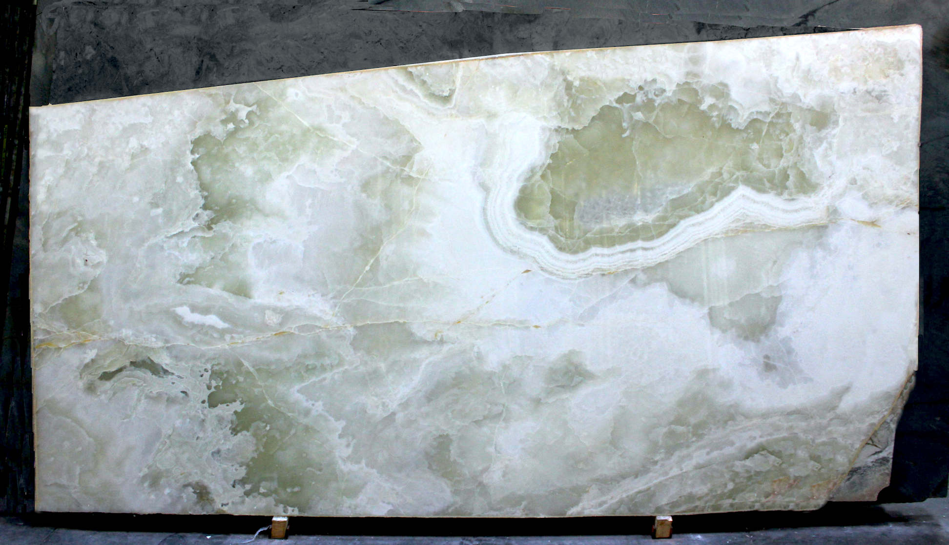 PURE WHITE ONYX