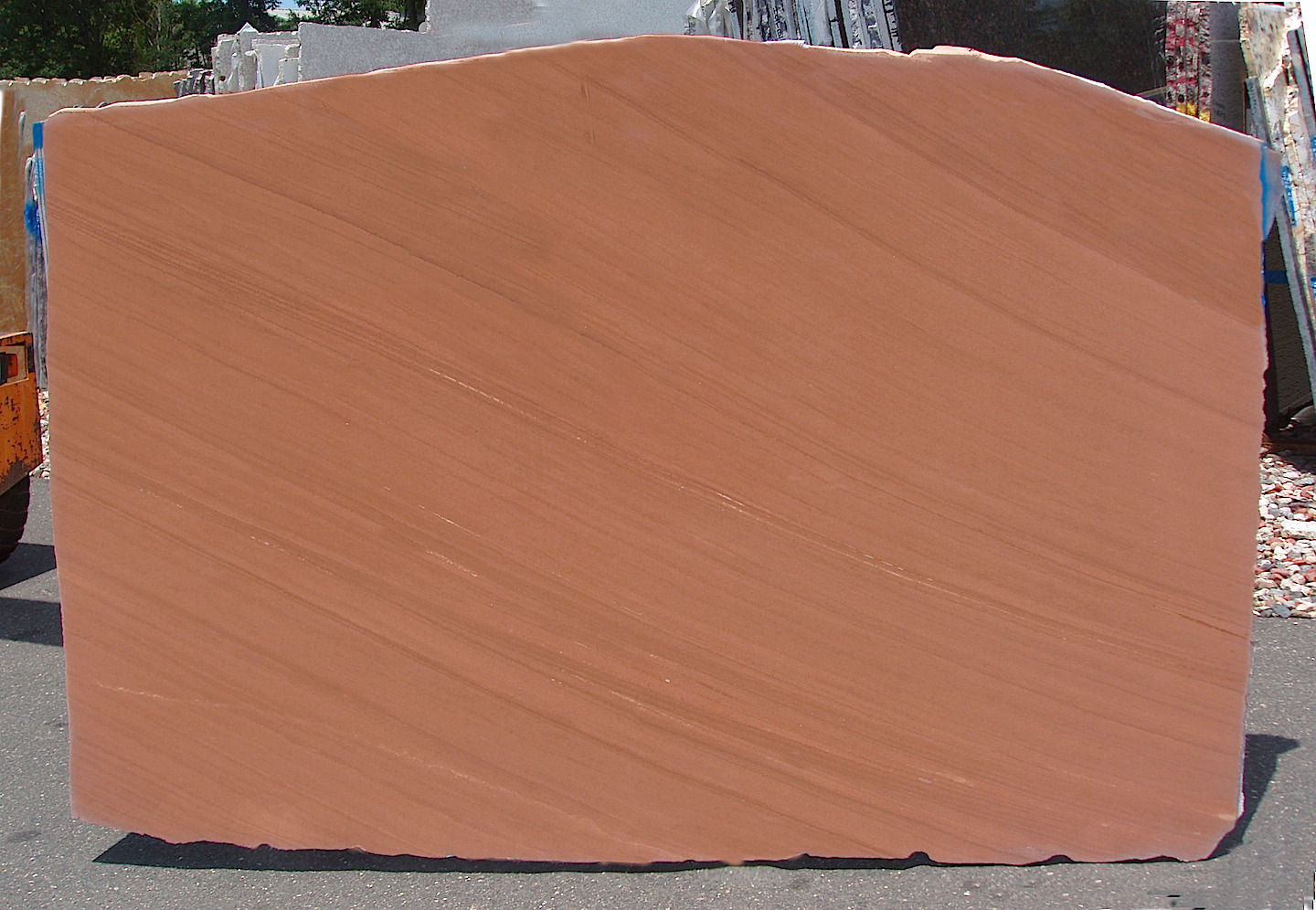 ROYAL MAHOGANY VERTICAL VEIN